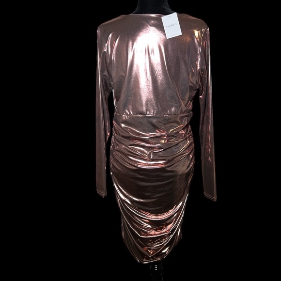 Forever 21 - Rose Gold Ruched Wiggle Dress - Size 0X - Picture 4 of 7